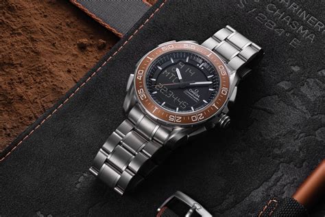 Omega Speedmaster specs